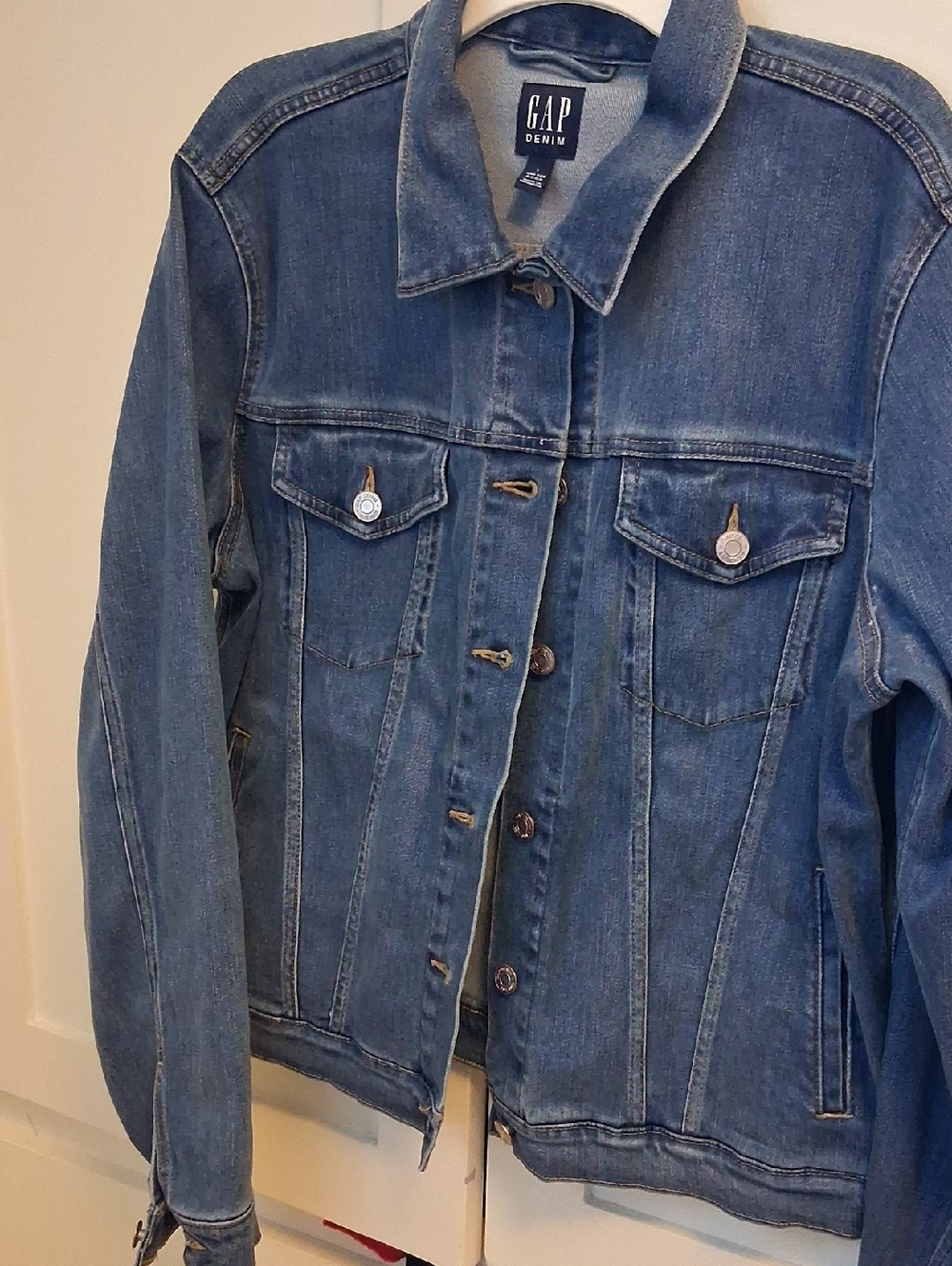 Vintage GAP Blue Denim Jean Jacket with Chest Pockets NWOT Large